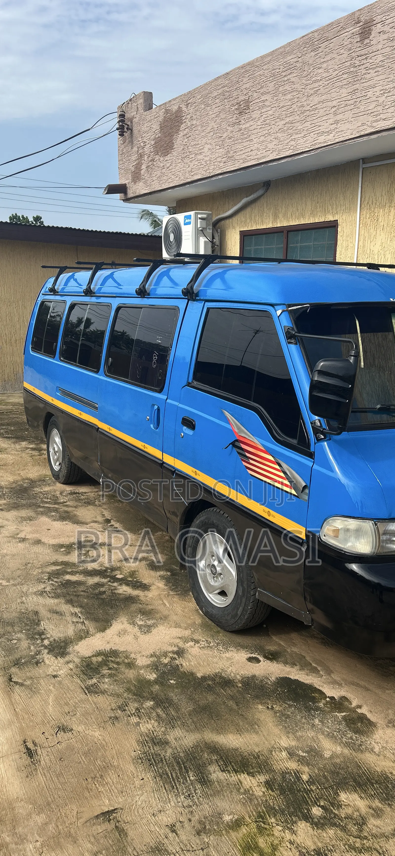 Hyundai H1 2000 Blue