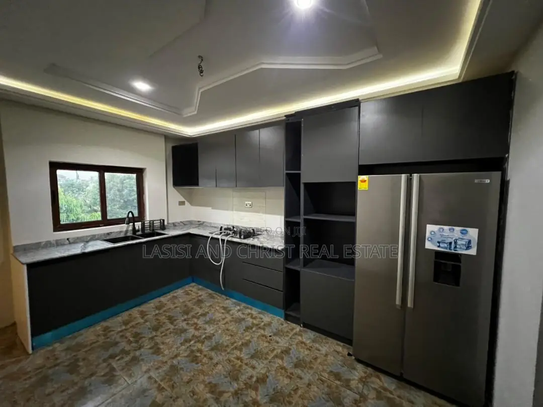 Furnished 6bdrm Maisonette in Lasisi And Christ, Ablekuma for sale
