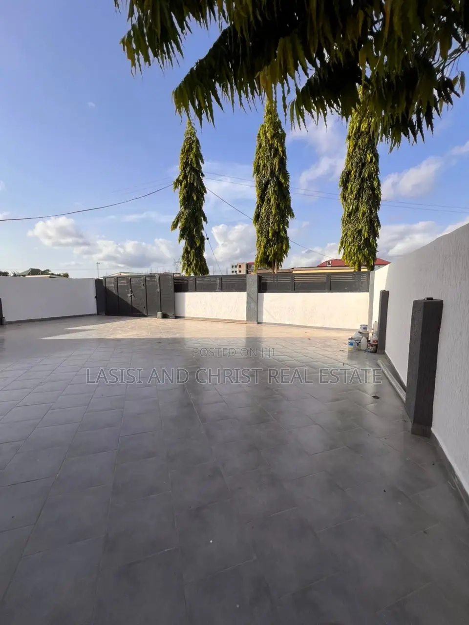 Furnished 6bdrm Maisonette in Lasisi And Christ, Ablekuma for sale