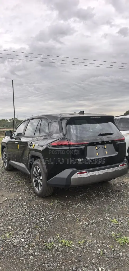 New Toyota RAV4 XLE Premium 2025 Black