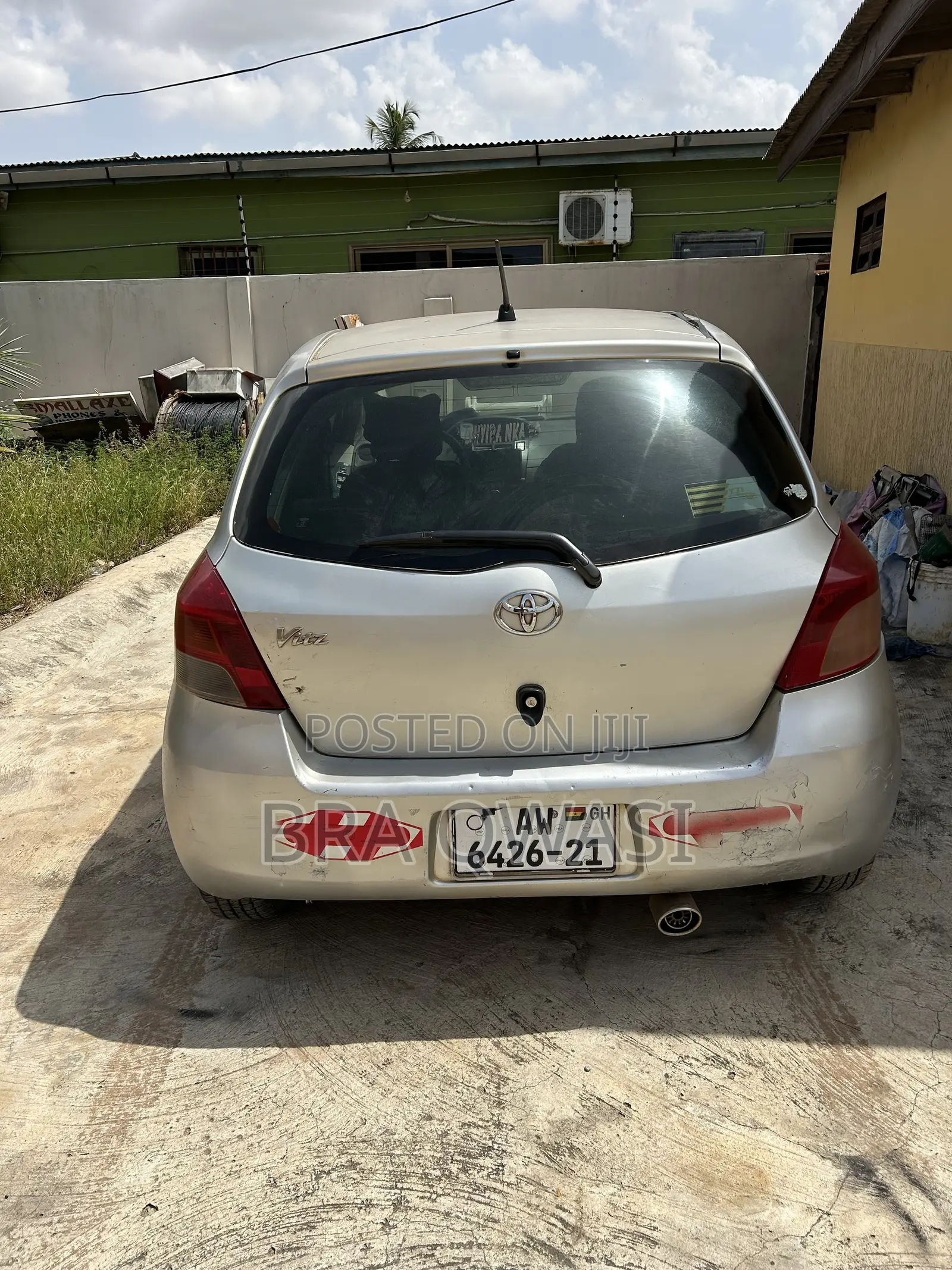 Toyota Vitz 1.5 FWD 5dr 2010 Silver