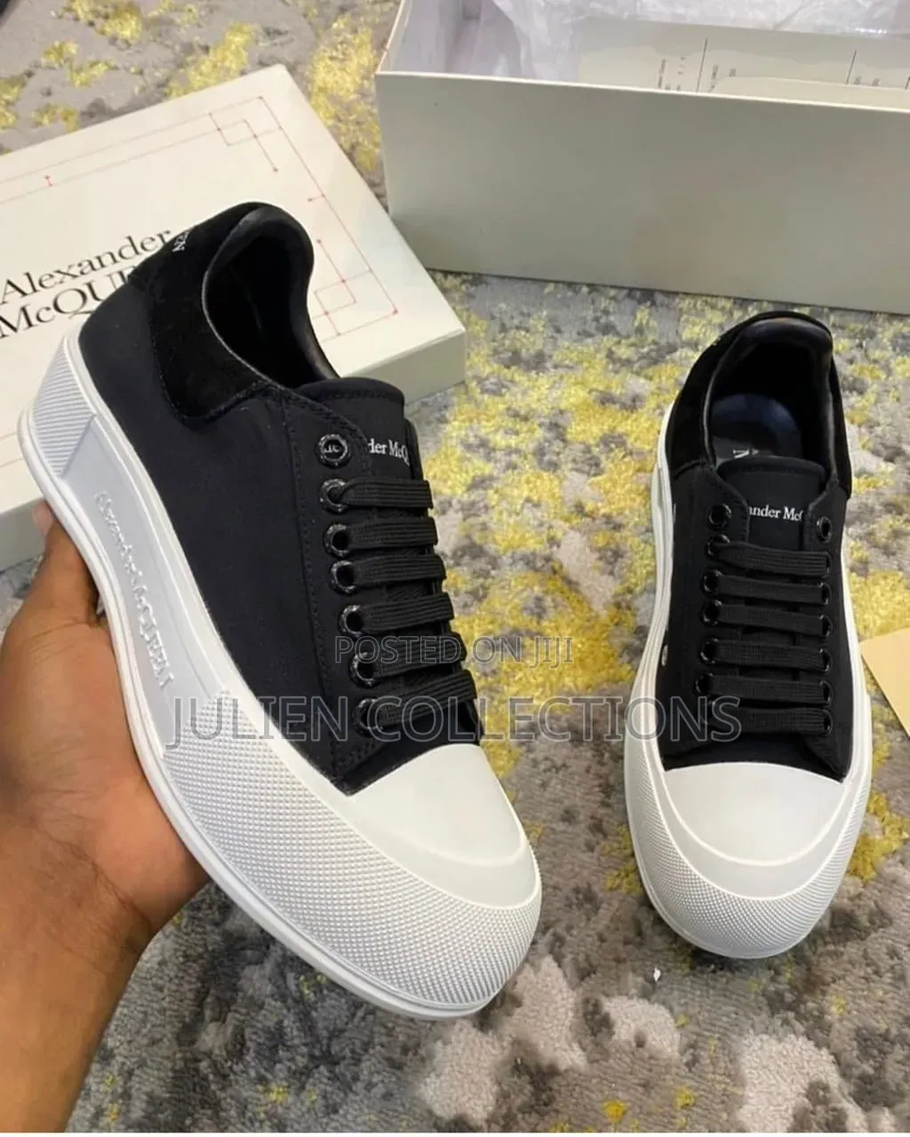 Alexander McQueen Og Black and White