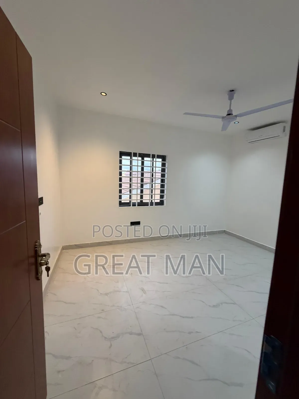 5bdrm House in Exhibition for sale