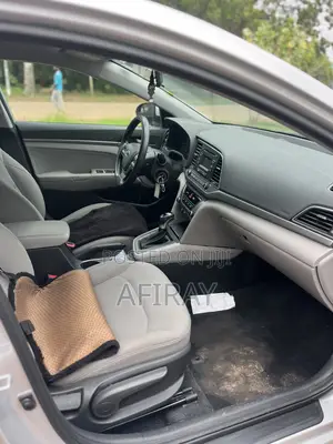 Hyundai Elantra SE 2018 Silver