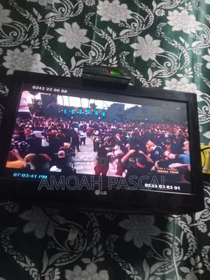 Selling Lg 26 Inches With Decorda and Antina