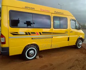 Mercedes-Benz Sprinter 2017 Yellow
