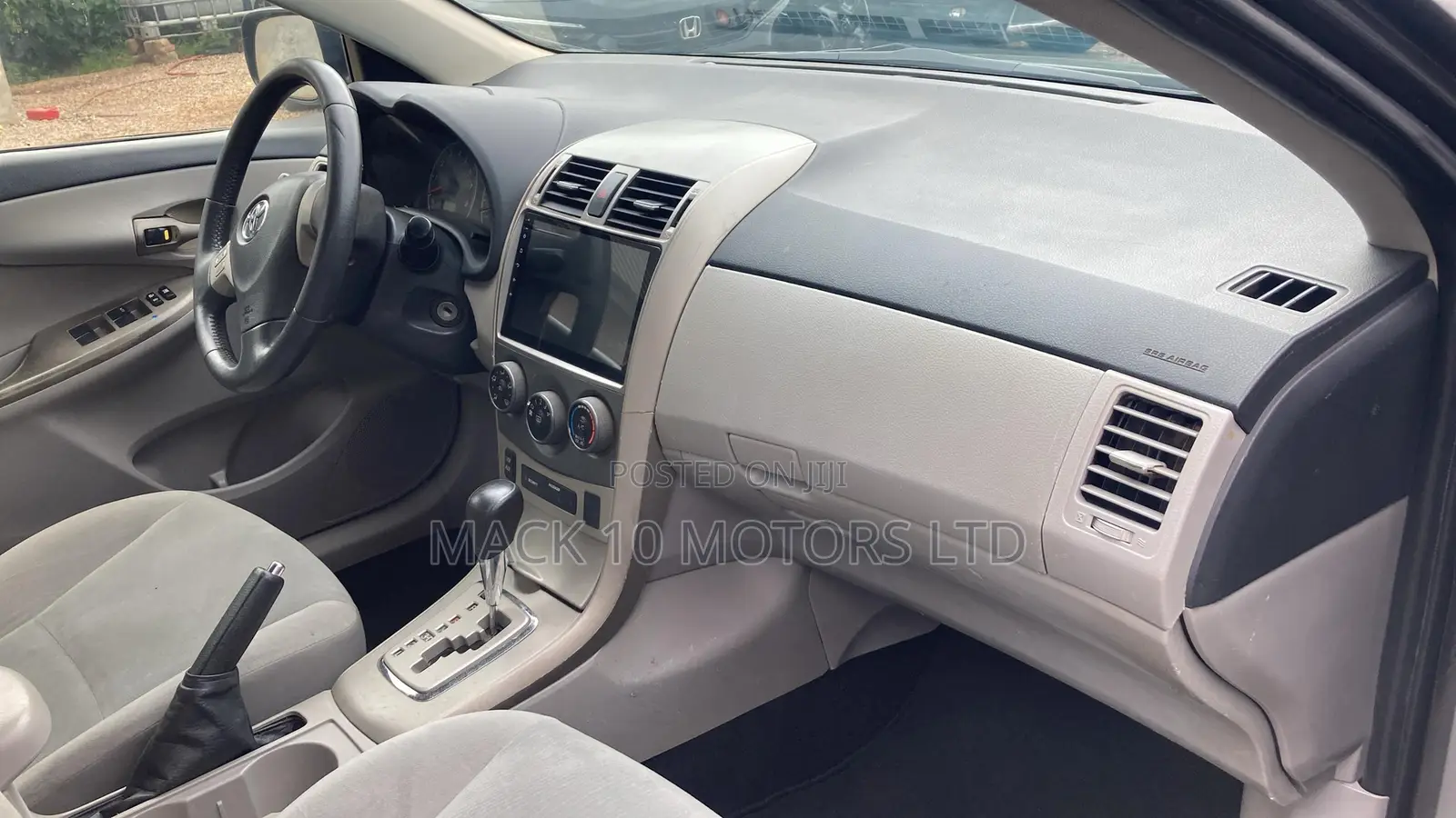 Toyota Corolla LE 4dr Sedan (1.8L 4cyl 4A) 2013 Gray