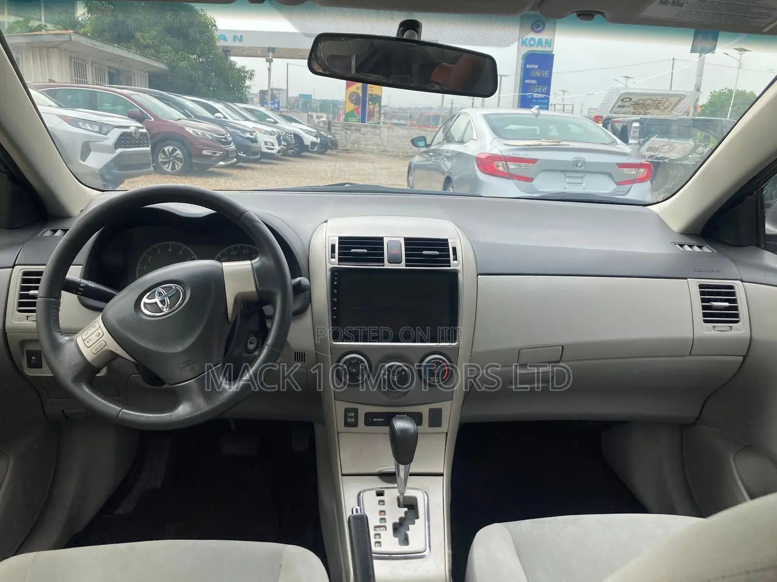 Toyota Corolla LE 4dr Sedan (1.8L 4cyl 4A) 2013 Gray