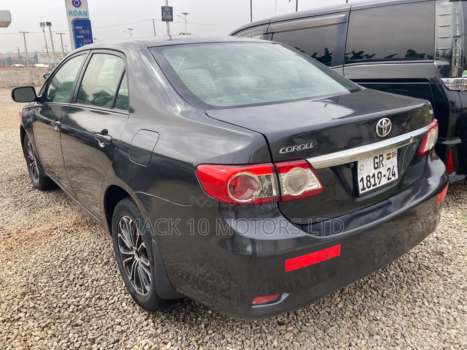 Toyota Corolla LE 4dr Sedan (1.8L 4cyl 4A) 2013 Gray