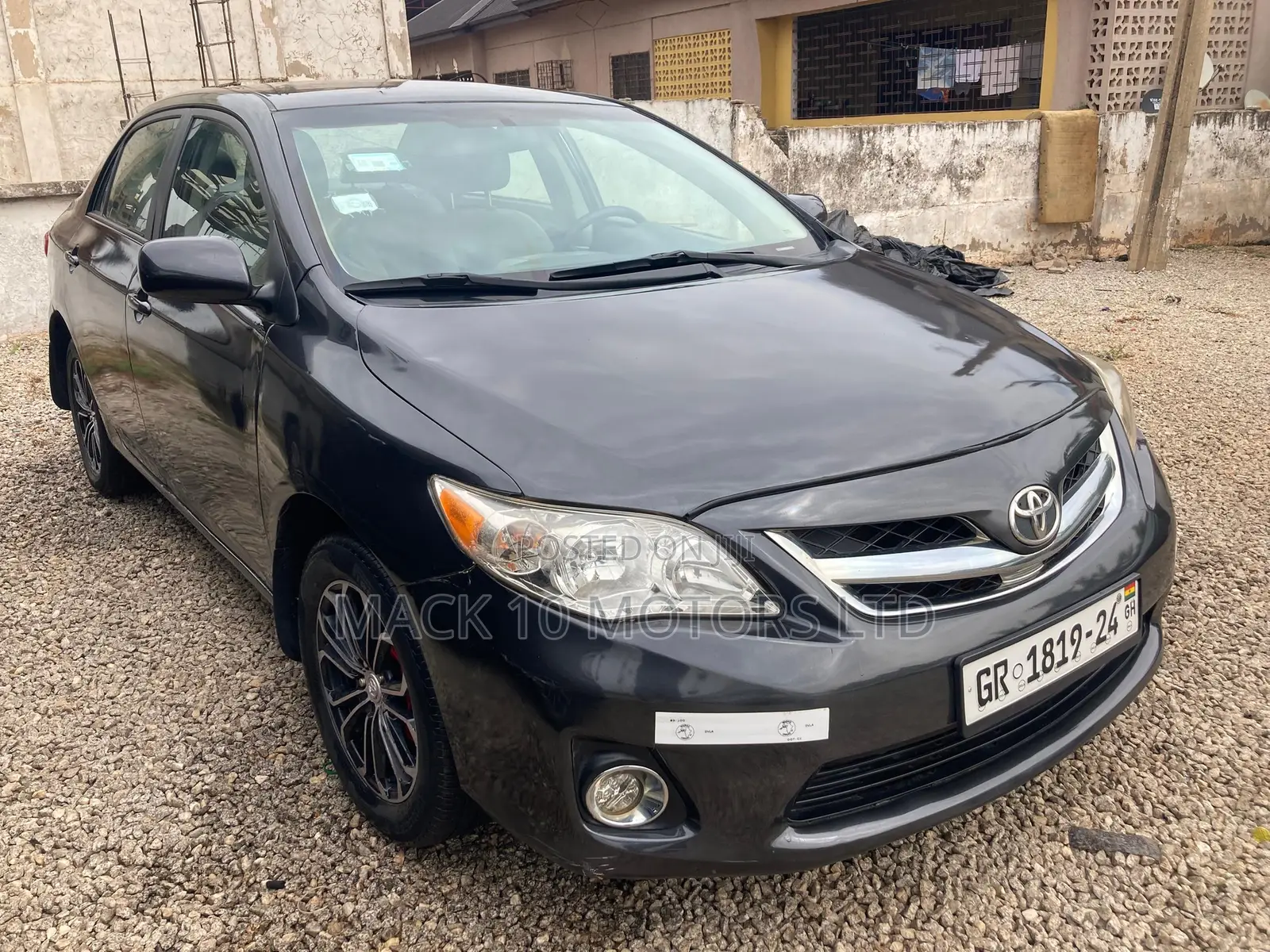 Toyota Corolla LE 4dr Sedan (1.8L 4cyl 4A) 2013 Gray