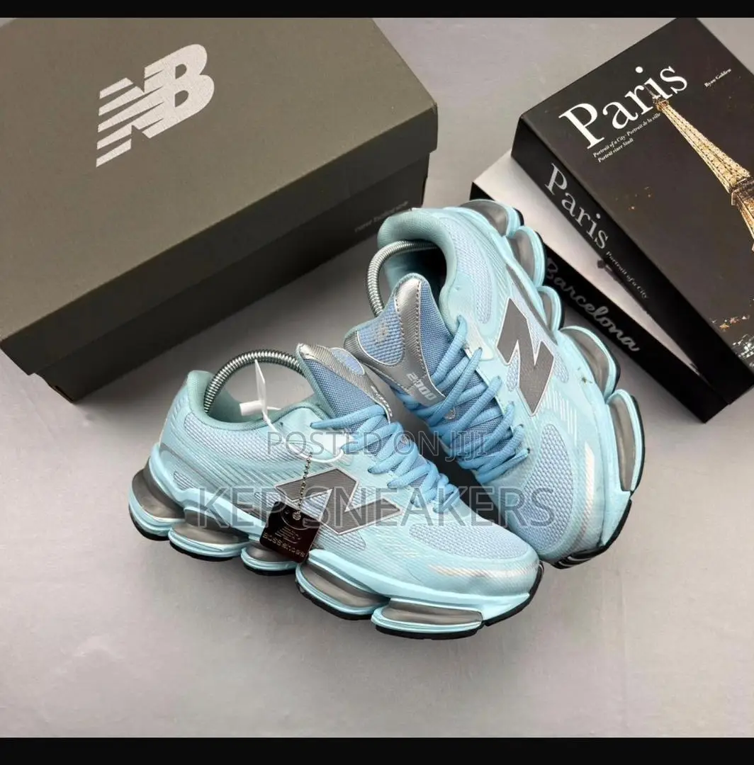 New Balance Abzorb 2000