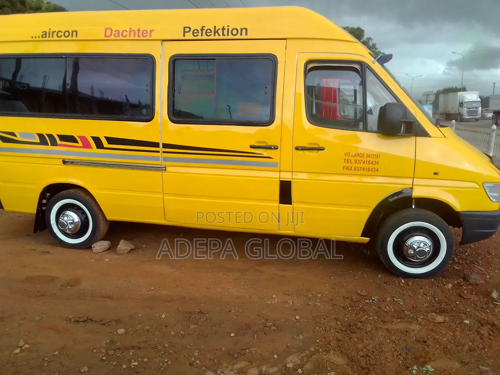 Mercedes-Benz Sprinter 2017 Yellow