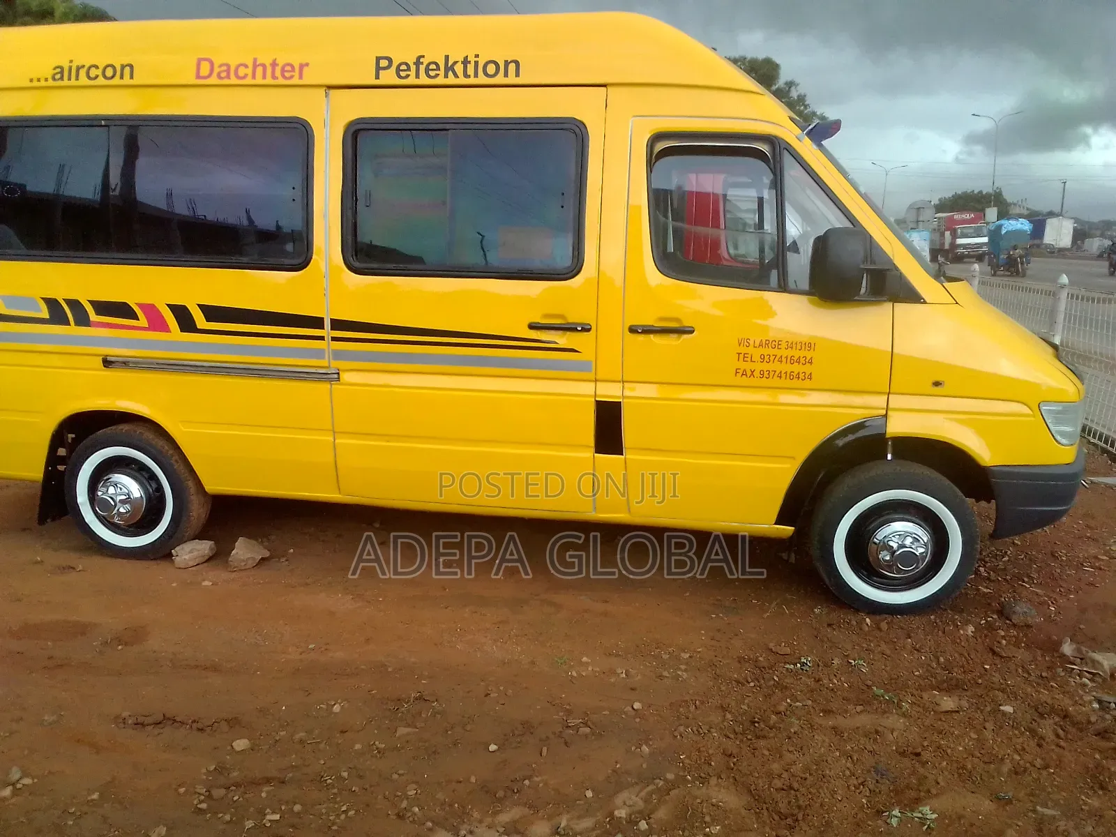 Mercedes-Benz Sprinter 2017 Yellow