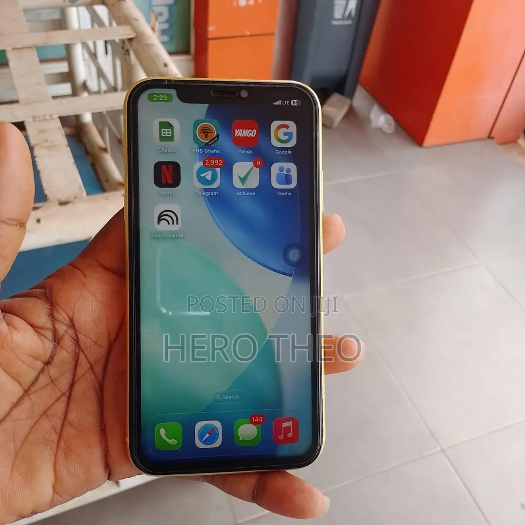 Apple iPhone 11 128 GB Yellow