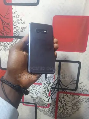 Samsung Galaxy S10e 128 GB Black