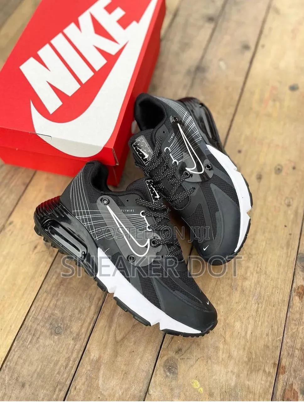 Nike Flywire Sneaker