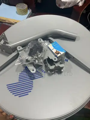 Brand New Hd Satellite Dish Complete Set With LNB Accessories