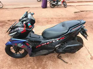 Yamaha 2021 Black