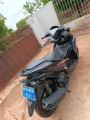 Yamaha 2021 Black