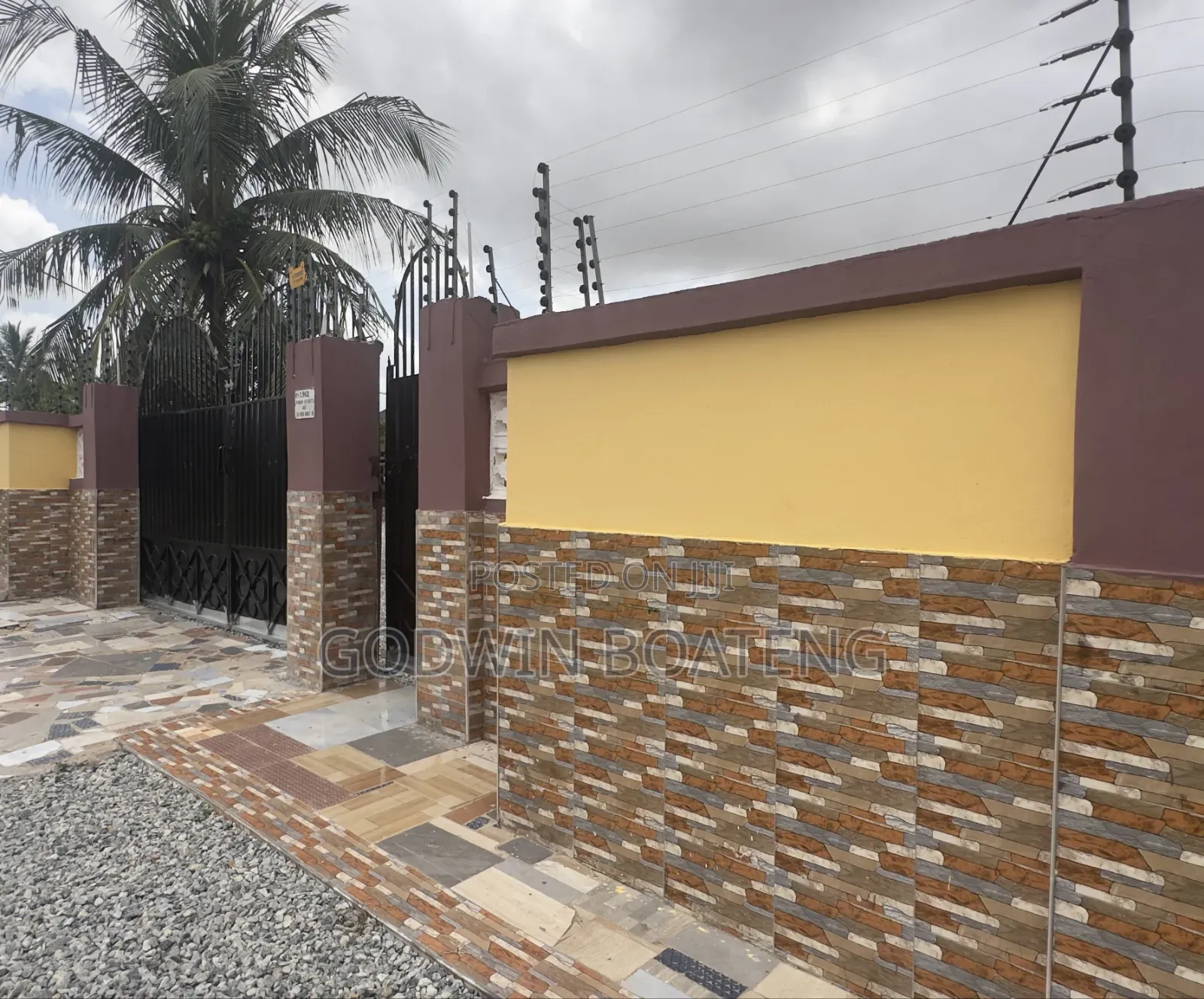 1bdrm Apartment in Human Rights Road, Awutu Senya East Municipal