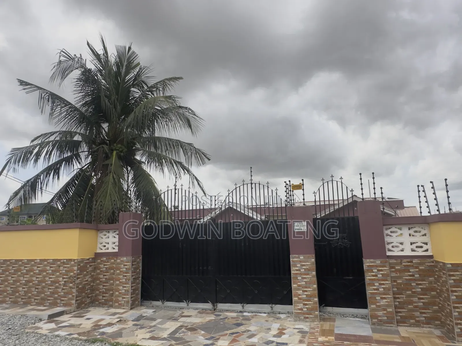 1bdrm Apartment in Human Rights Road, Awutu Senya East Municipal