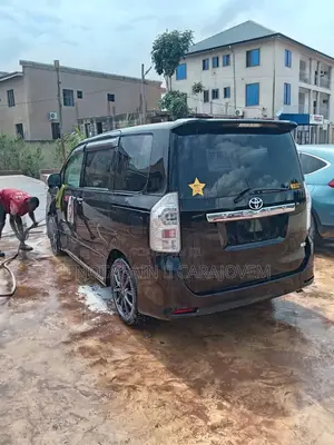 Toyota Voxy 2013 Black