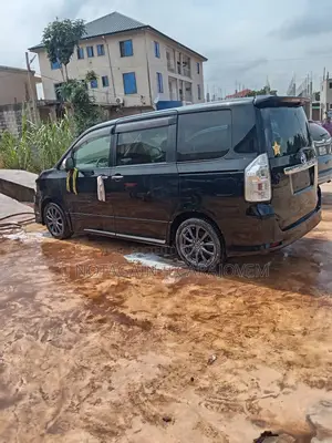 Toyota Voxy 2013 Black