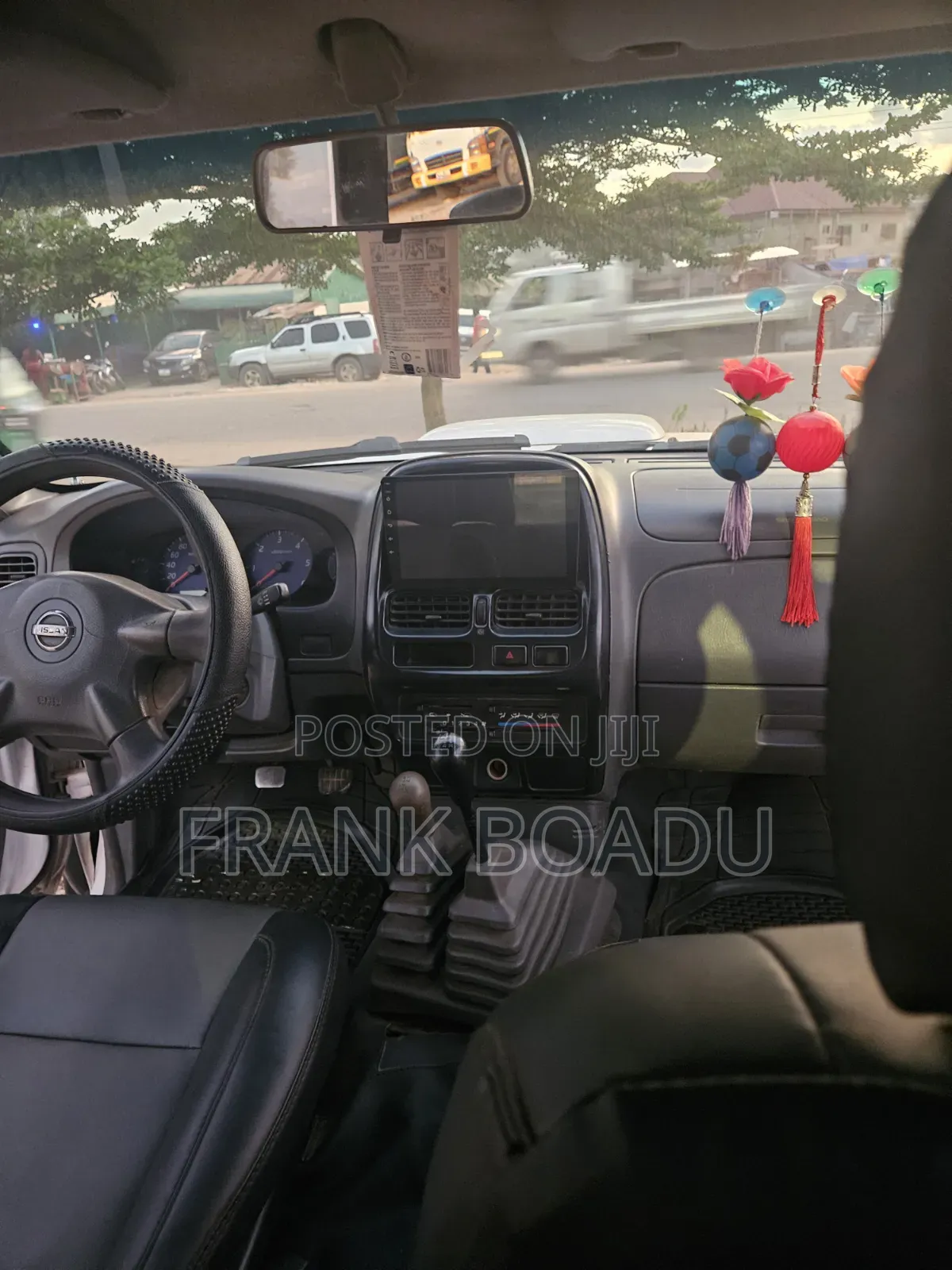 Nissan Hardbody 2019 White
