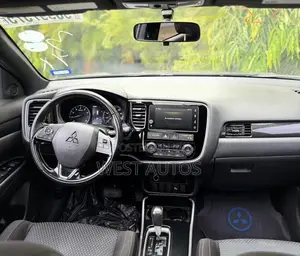 Mitsubishi Outlander LE FWD 2018 Silver