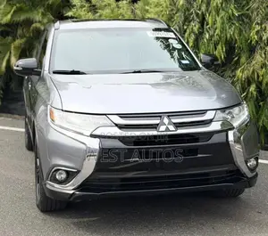 Mitsubishi Outlander LE FWD 2018 Silver