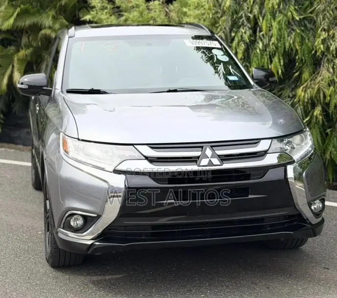 Mitsubishi Outlander LE FWD 2018 Silver