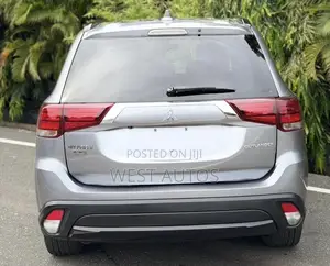 Mitsubishi Outlander LE FWD 2018 Silver