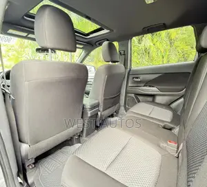 Mitsubishi Outlander LE FWD 2018 Silver