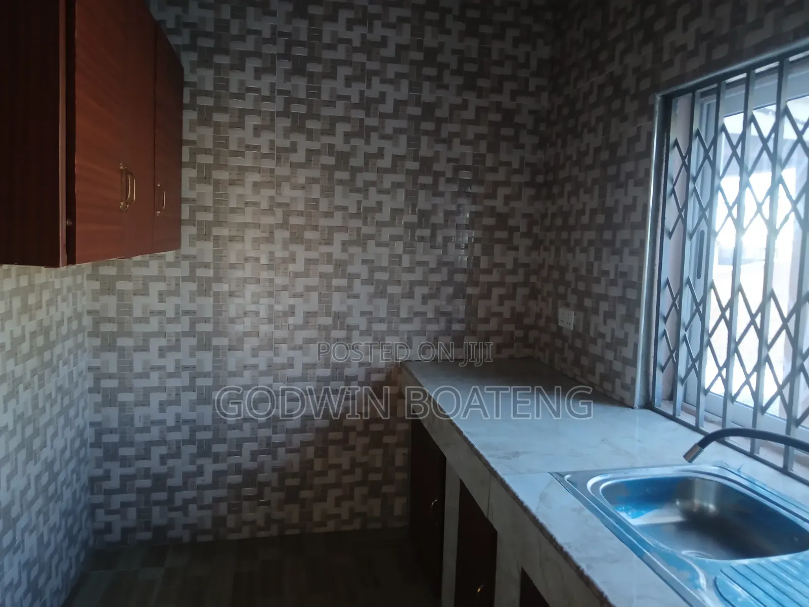 1bdrm Apartment in Human Rights Road, Awutu Senya East Municipal