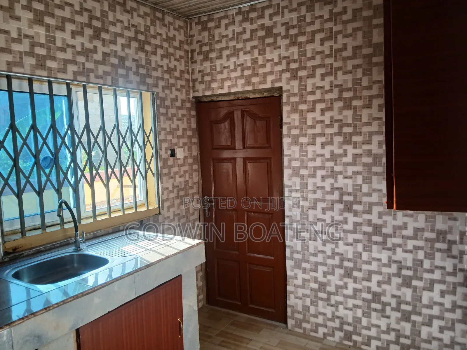 1bdrm Apartment in Human Rights Road, Awutu Senya East Municipal