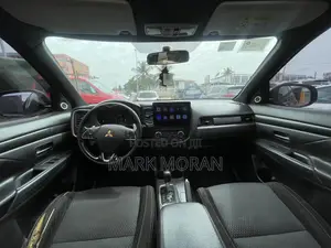 Mitsubishi Outlander 2016 Black