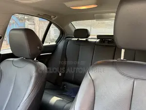 BMW 320i 2016 White