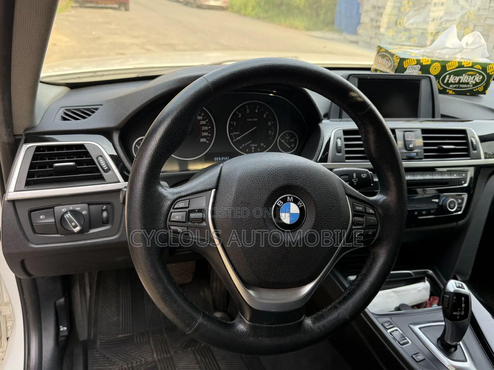 BMW 320i 2016 White