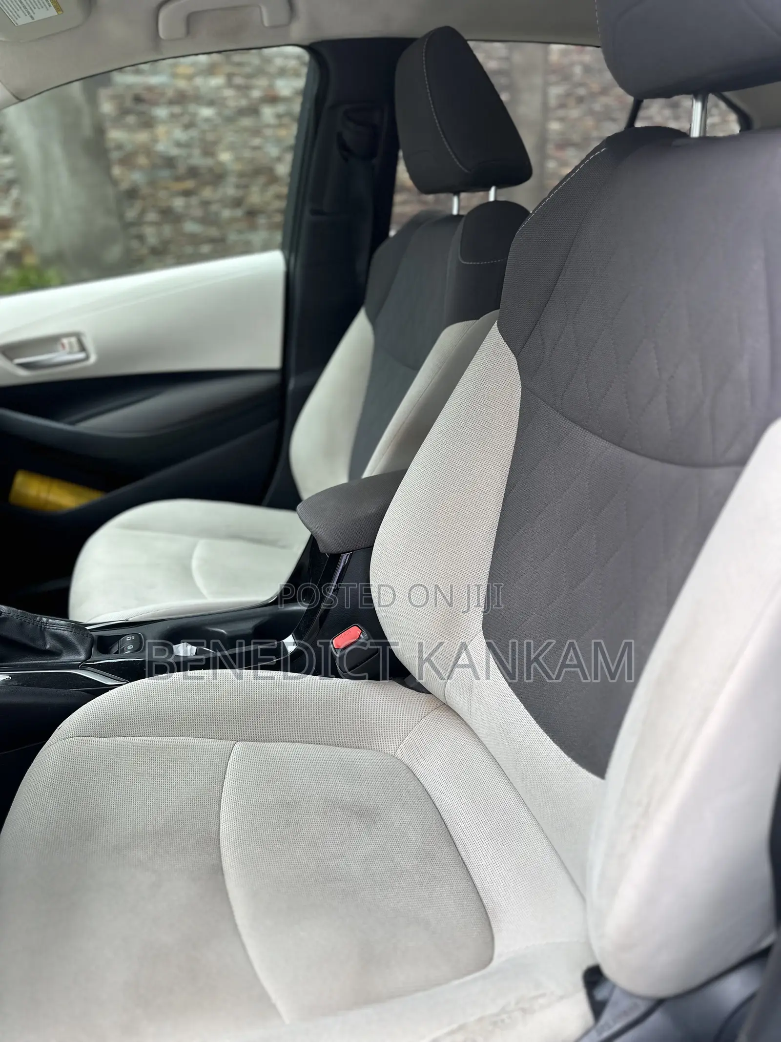Toyota Corolla LE 2021 White