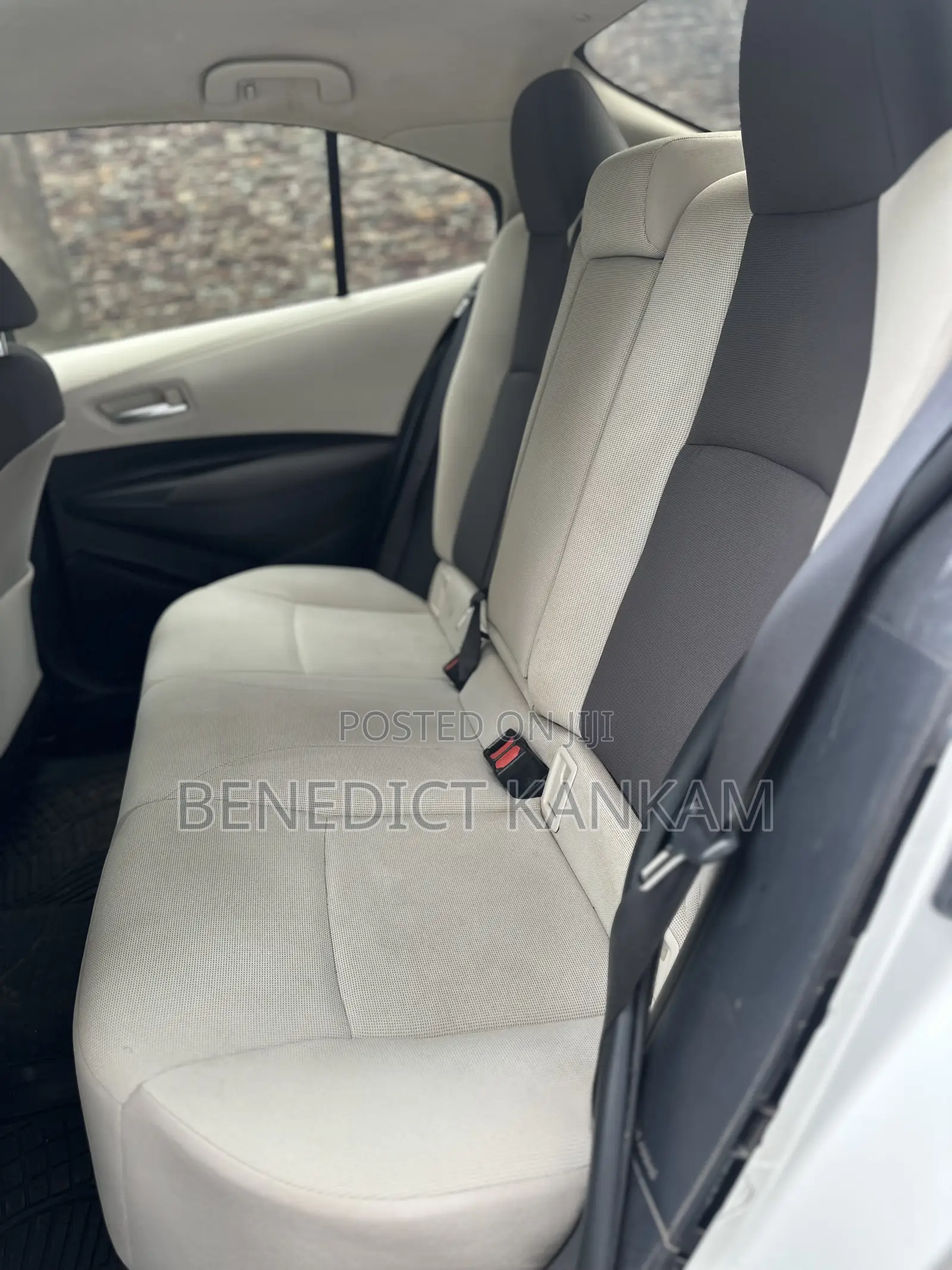 Toyota Corolla LE 2021 White