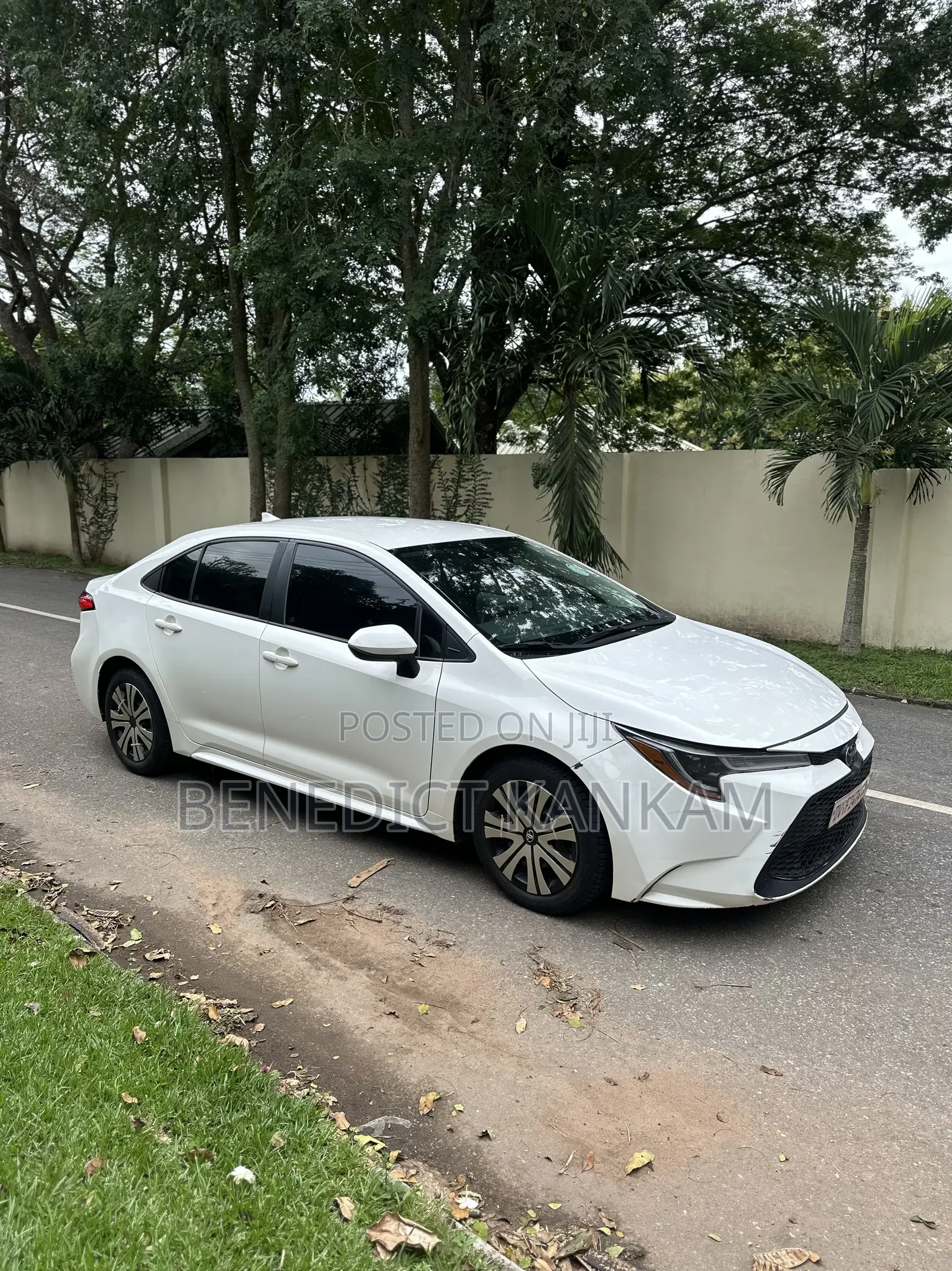Toyota Corolla LE 2021 White