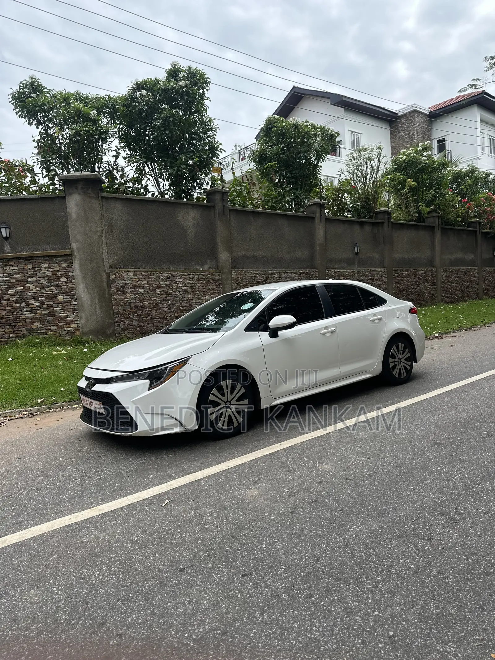 Toyota Corolla LE 2021 White