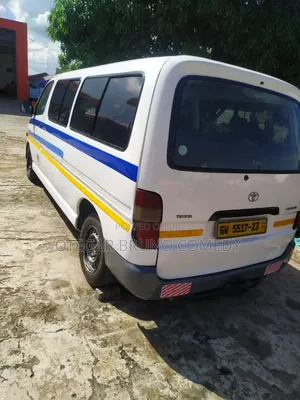Toyota HiAce 2015 White