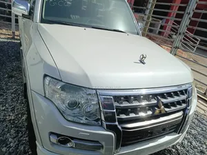 Mitsubishi Pajero V90 2.8 GL 2017 White