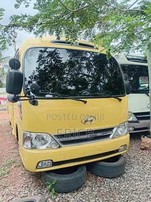 Hyundai County 2015 Yellow
