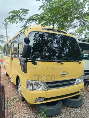 Hyundai County 2015 Yellow