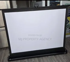 Retractable Screen Projector