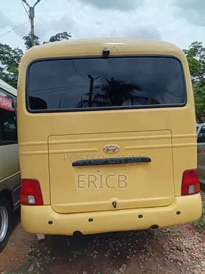 Hyundai County 2015 Yellow