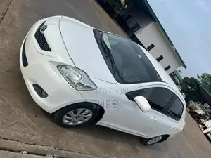 Toyota Yaris 2011 White