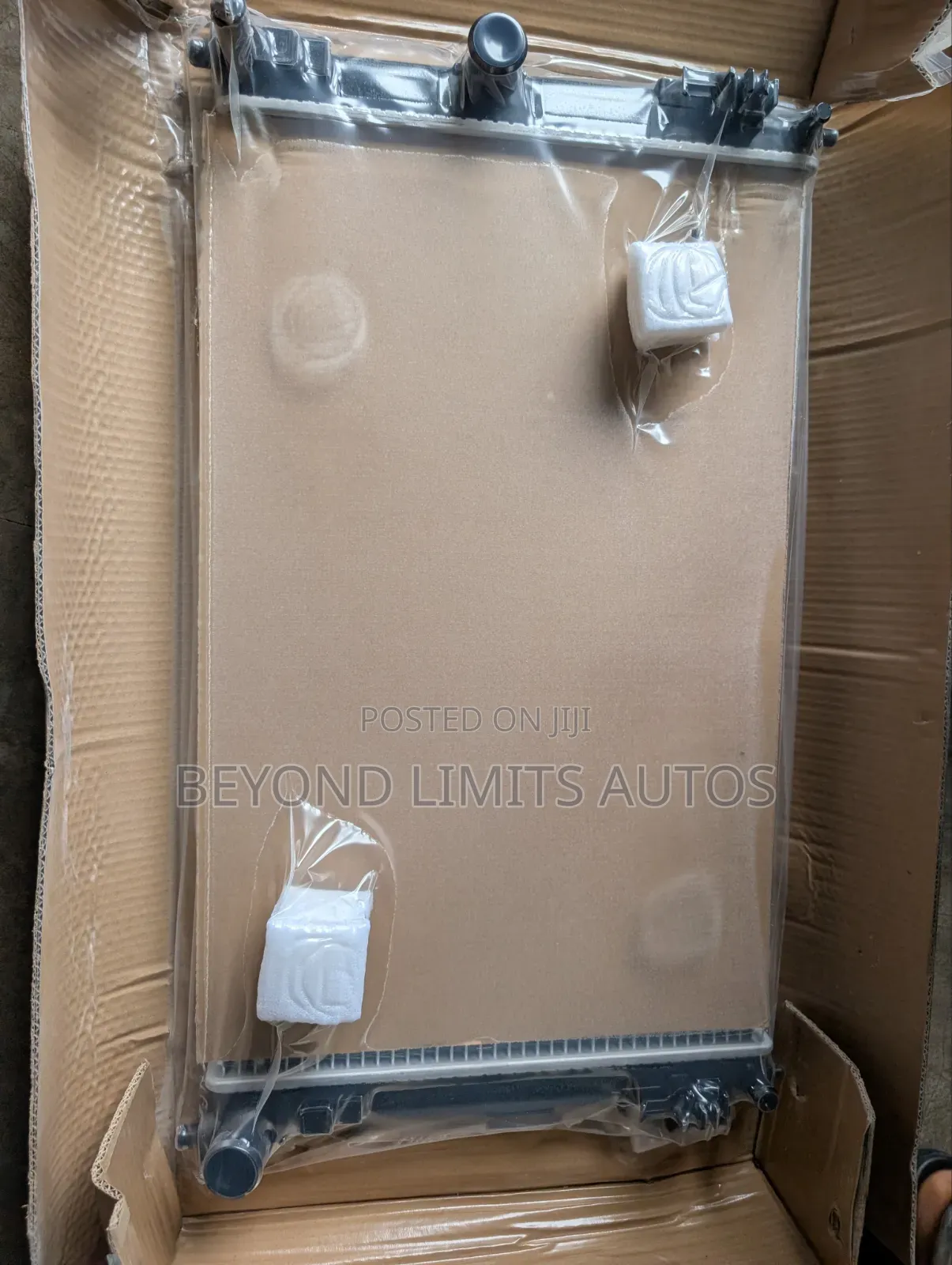 Toyota Rav4 2006 - 2022 Radiator / Water Tank